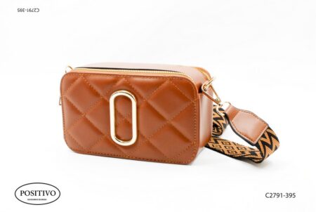 Cartera capitoneada con correa C2791